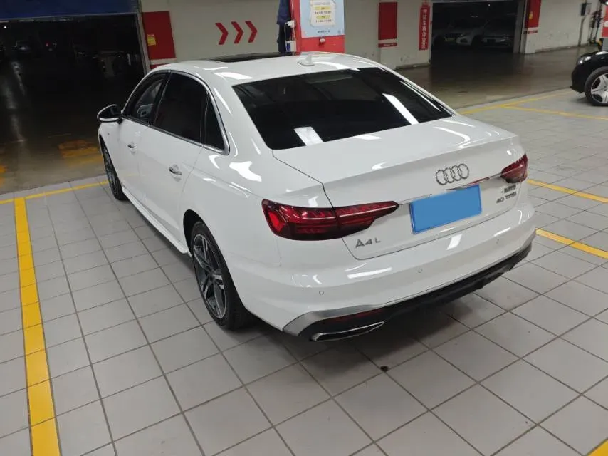 2022 Audi A4L 2.0T 190HP L4 7DCT,autocango,china used car exporter,china ev exporter,chinese used car exporter,chinese used ev exporter