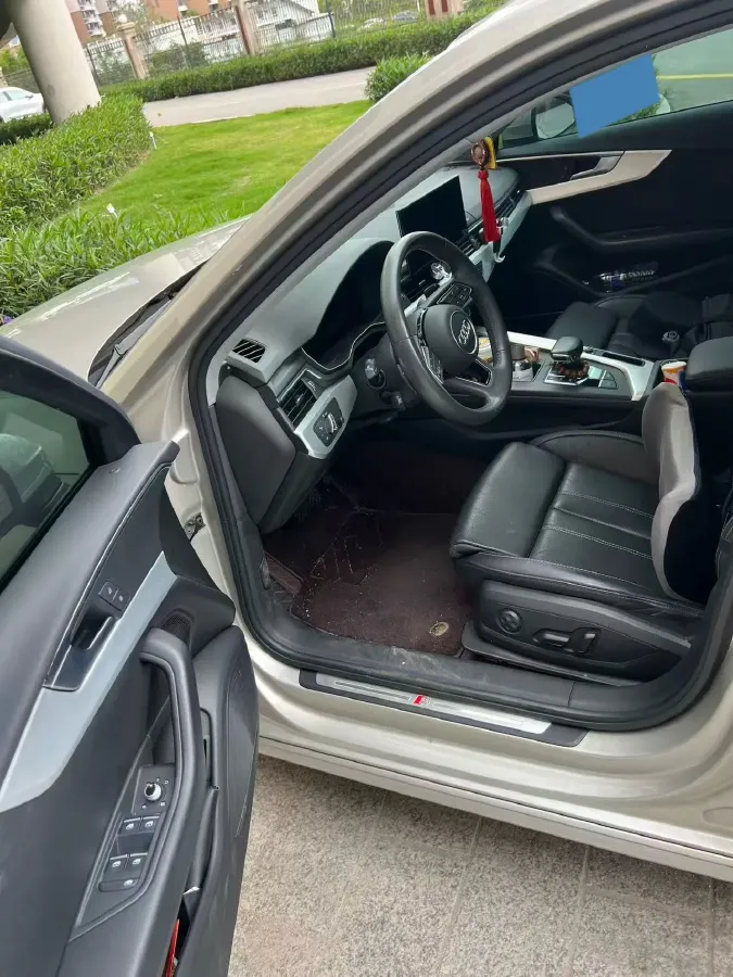 2020 Audi A4L 2.0T 190HP L4 7DCT,autocango,china used car exporter,china ev exporter,chinese used car exporter,chinese used ev exporter
