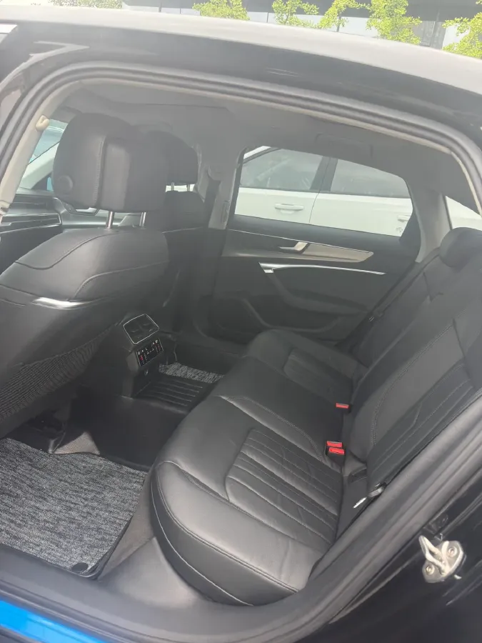 2021 Audi A6L 2.0T 224HP L4 7DCT,autocango,china used car exporter,china ev exporter,chinese used car exporter,chinese used ev exporter