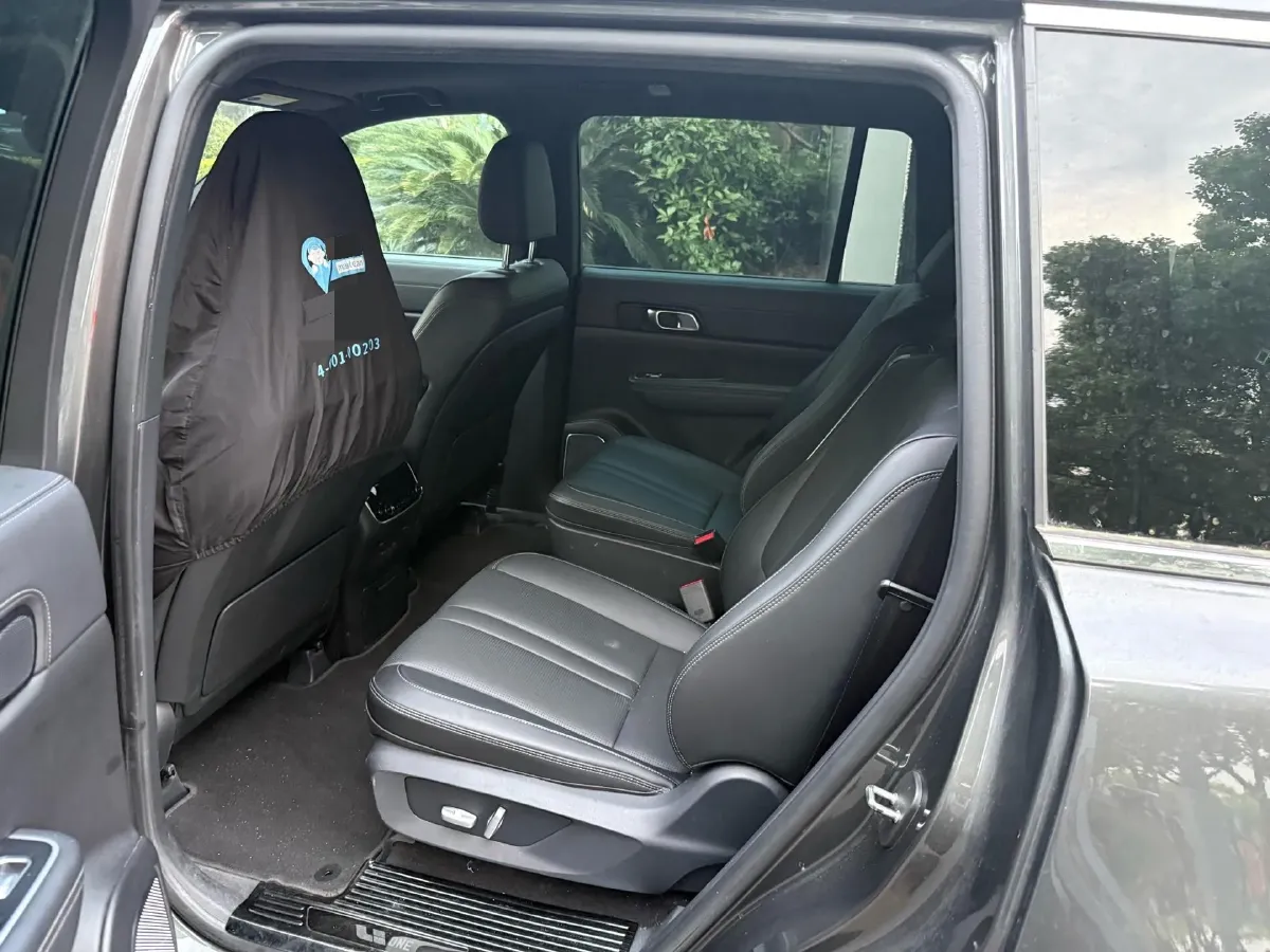 2020 Li ONE Range Extended 131HP REEV 40.5KWH,autocango,china used car exporter,china ev exporter,chinese used car exporter,chinese used ev exporter