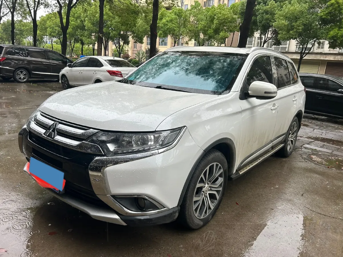 2018 Mitsubishi Outlander 2.0L 166HP L4 CVT,autocango,china used car exporter,china ev exporter,chinese used car exporter,chinese used ev exporter