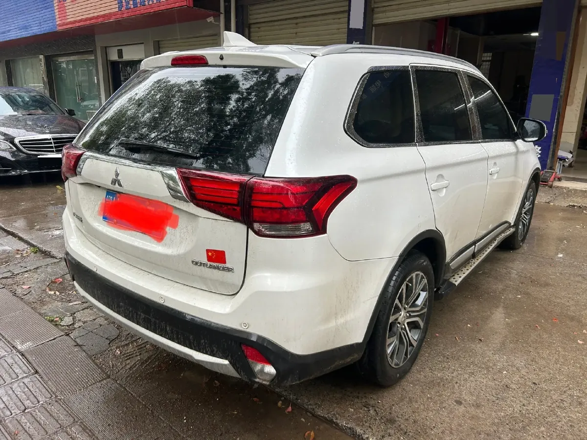 2018 Mitsubishi Outlander 2.0L 166HP L4 CVT,autocango,china used car exporter,china ev exporter,chinese used car exporter,chinese used ev exporter