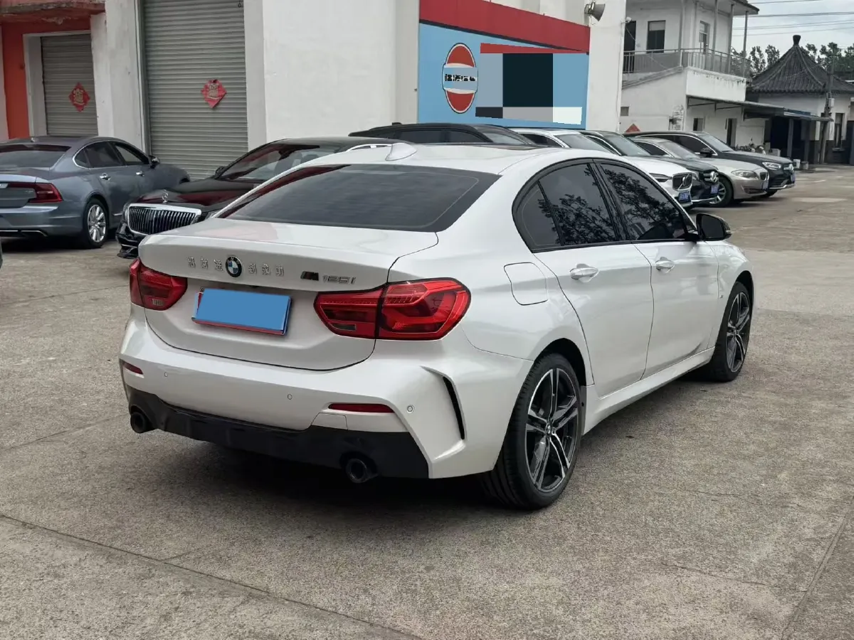 2021 BMW 1 Series 2.0T 192HP L4 7DCT,autocango,china used car exporter,china ev exporter,chinese used car exporter,chinese used ev exporter