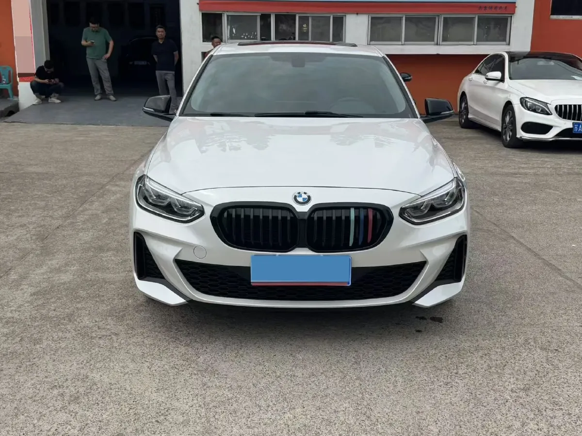 2021 BMW 1 Series 2.0T 192HP L4 7DCT,autocango,china used car exporter,china ev exporter,chinese used car exporter,chinese used ev exporter