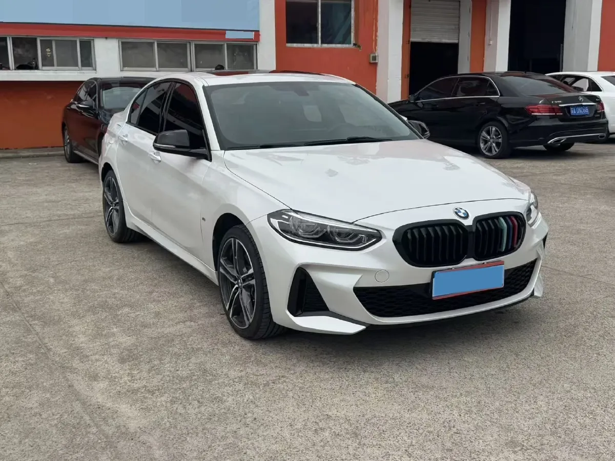 2021 BMW 1 Series 2.0T 192HP L4 7DCT,autocango,china used car exporter,china ev exporter,chinese used car exporter,chinese used ev exporter