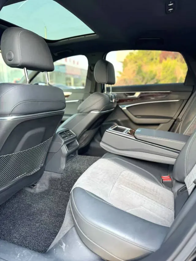 2020 Audi A6L 2.0T 190HP L4 7DCT,autocango,china used car exporter,china ev exporter,chinese used car exporter,chinese used ev exporter