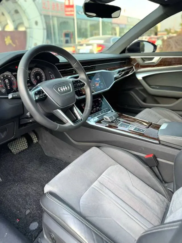 2020 Audi A6L 2.0T 190HP L4 7DCT,autocango,china used car exporter,china ev exporter,chinese used car exporter,chinese used ev exporter