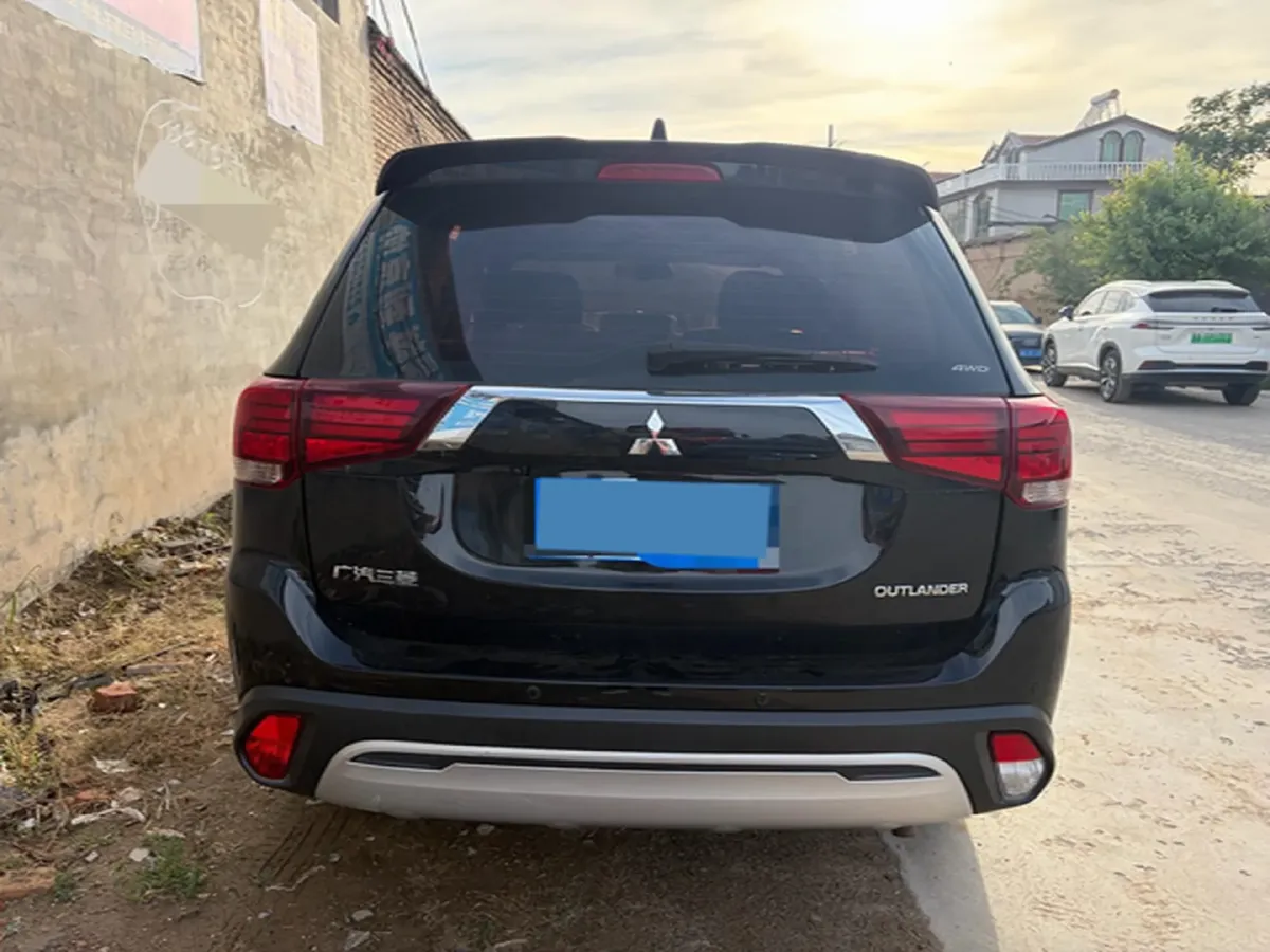 2019 Mitsubishi Outlander 2.4L 192HP L4 CVT,autocango,china used car exporter,china ev exporter,chinese used car exporter,chinese used ev exporter