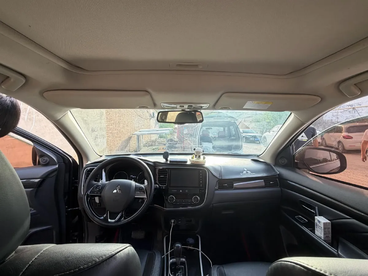 2019 Mitsubishi Outlander 2.4L 192HP L4 CVT,autocango,china used car exporter,china ev exporter,chinese used car exporter,chinese used ev exporter