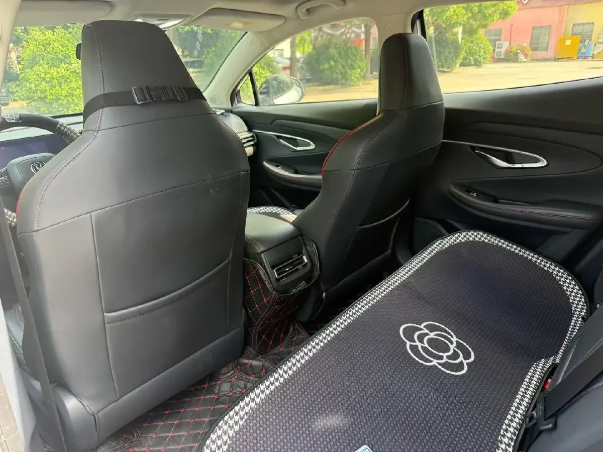 2020 ChangAn UNI-T 1.5T 180HP L4 7DCT,autocango,china used car exporter,china ev exporter,chinese used car exporter,chinese used ev exporter