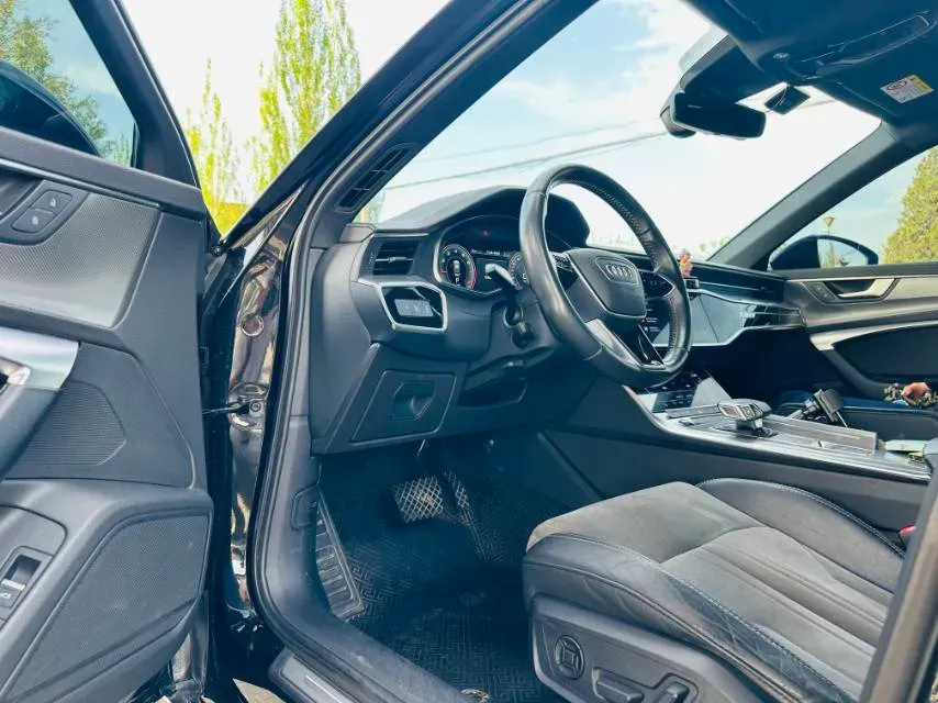 2020 Audi A6L 2.0T 190HP L4 7DCT,autocango,china used car exporter,china ev exporter,chinese used car exporter,chinese used ev exporter
