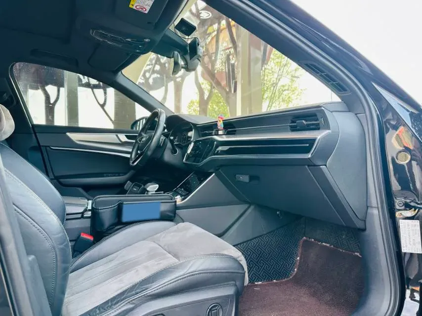 2020 Audi A6L 2.0T 190HP L4 7DCT,autocango,china used car exporter,china ev exporter,chinese used car exporter,chinese used ev exporter