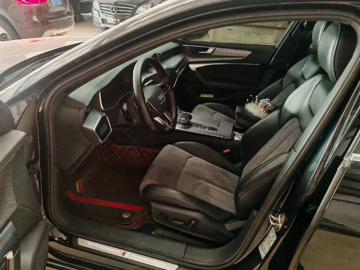 2022 Audi A6L 2.0T 224HP L4 7DCT,autocango,china used car exporter,china ev exporter,chinese used car exporter,chinese used ev exporter