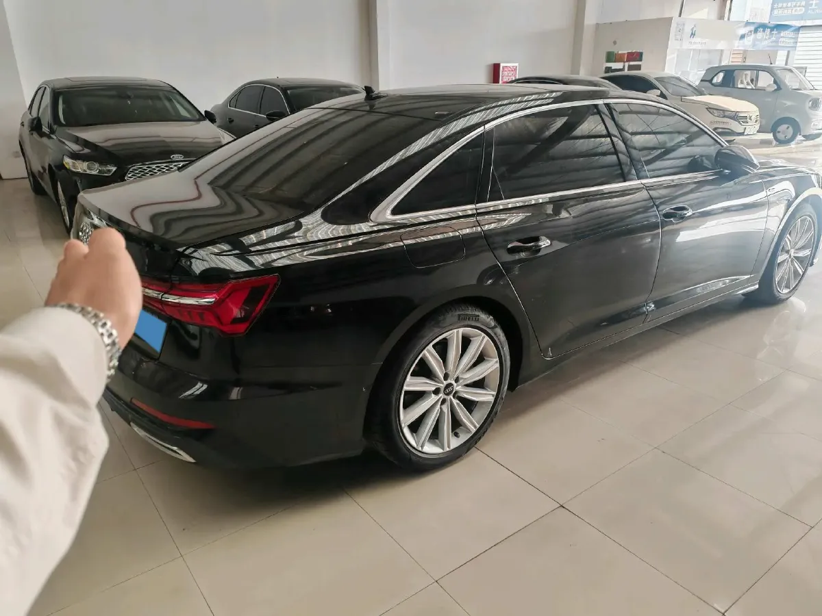 2022 Audi A6L 2.0T 224HP L4 7DCT,autocango,china used car exporter,china ev exporter,chinese used car exporter,chinese used ev exporter