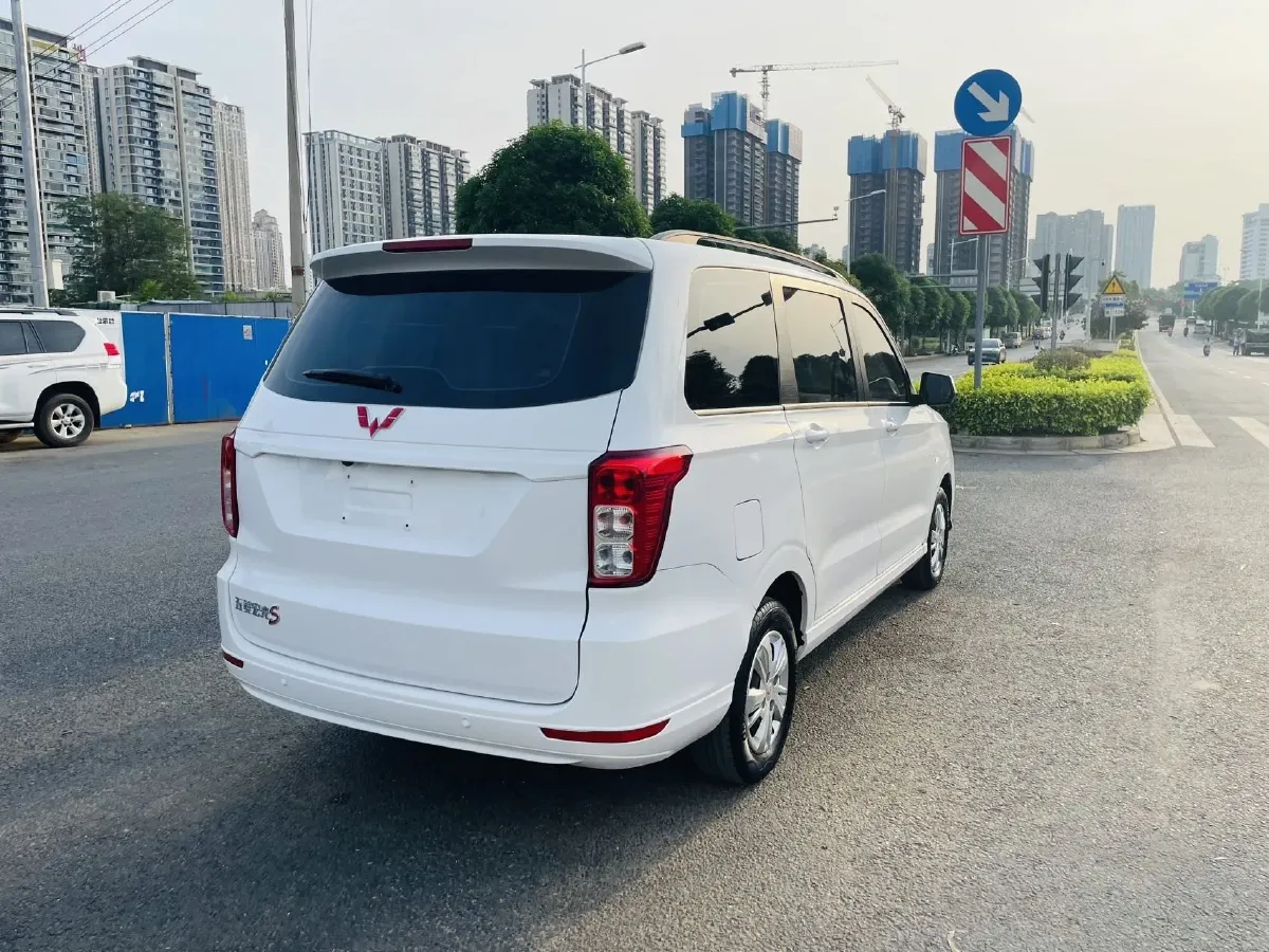 2021 WuLing RongGuang New Truck 1.5L 99HP L4 5MT,autocango,china used car exporter,china ev exporter,chinese used car exporter,chinese used ev exporter