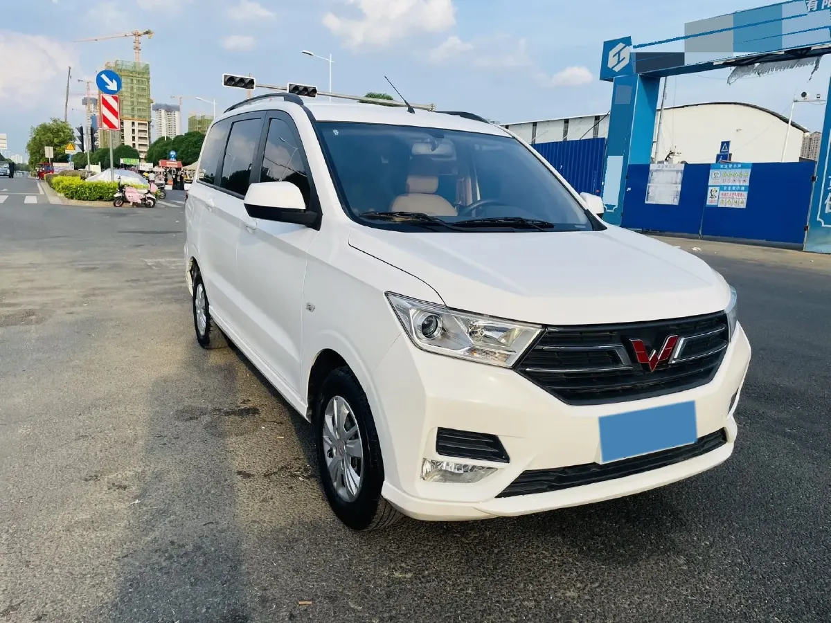 2021 WuLing RongGuang New Truck 1.5L 99HP L4 5MT,autocango,china used car exporter,china ev exporter,chinese used car exporter,chinese used ev exporter