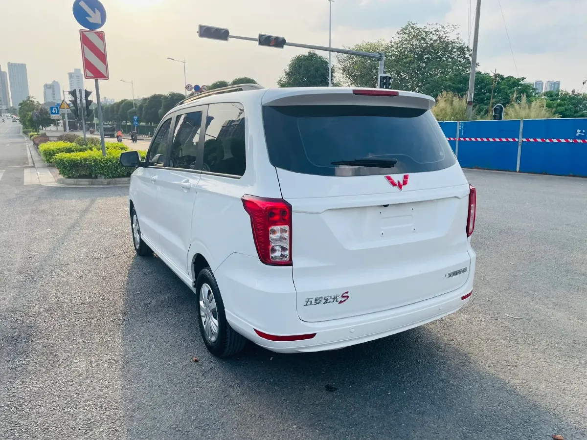 2021 WuLing RongGuang New Truck 1.5L 99HP L4 5MT,autocango,china used car exporter,china ev exporter,chinese used car exporter,chinese used ev exporter