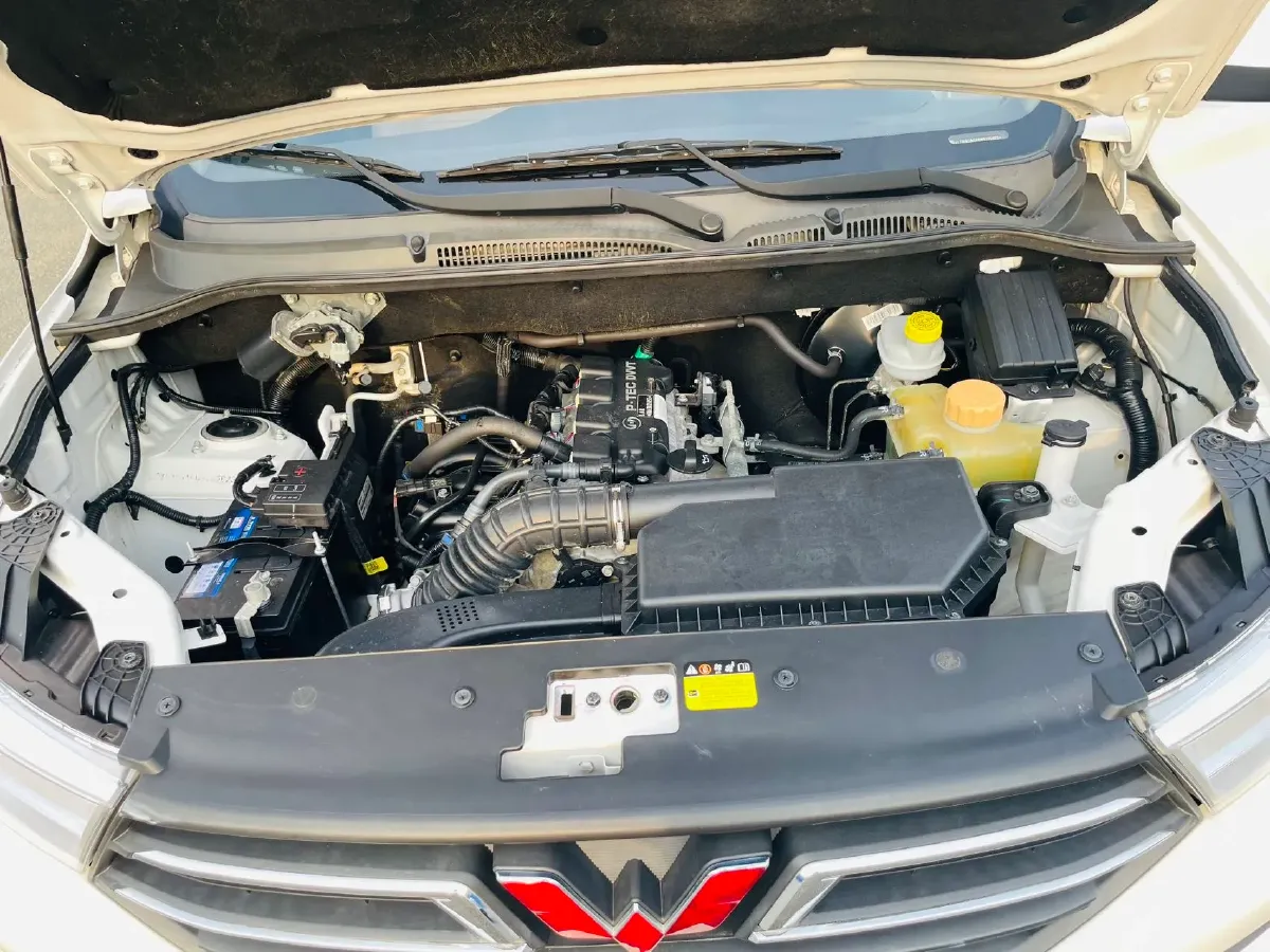 2021 WuLing RongGuang New Truck 1.5L 99HP L4 5MT,autocango,china used car exporter,china ev exporter,chinese used car exporter,chinese used ev exporter