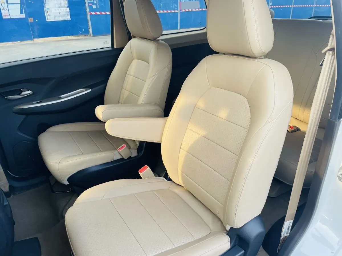 2021 WuLing RongGuang New Truck 1.5L 99HP L4 5MT,autocango,china used car exporter,china ev exporter,chinese used car exporter,chinese used ev exporter