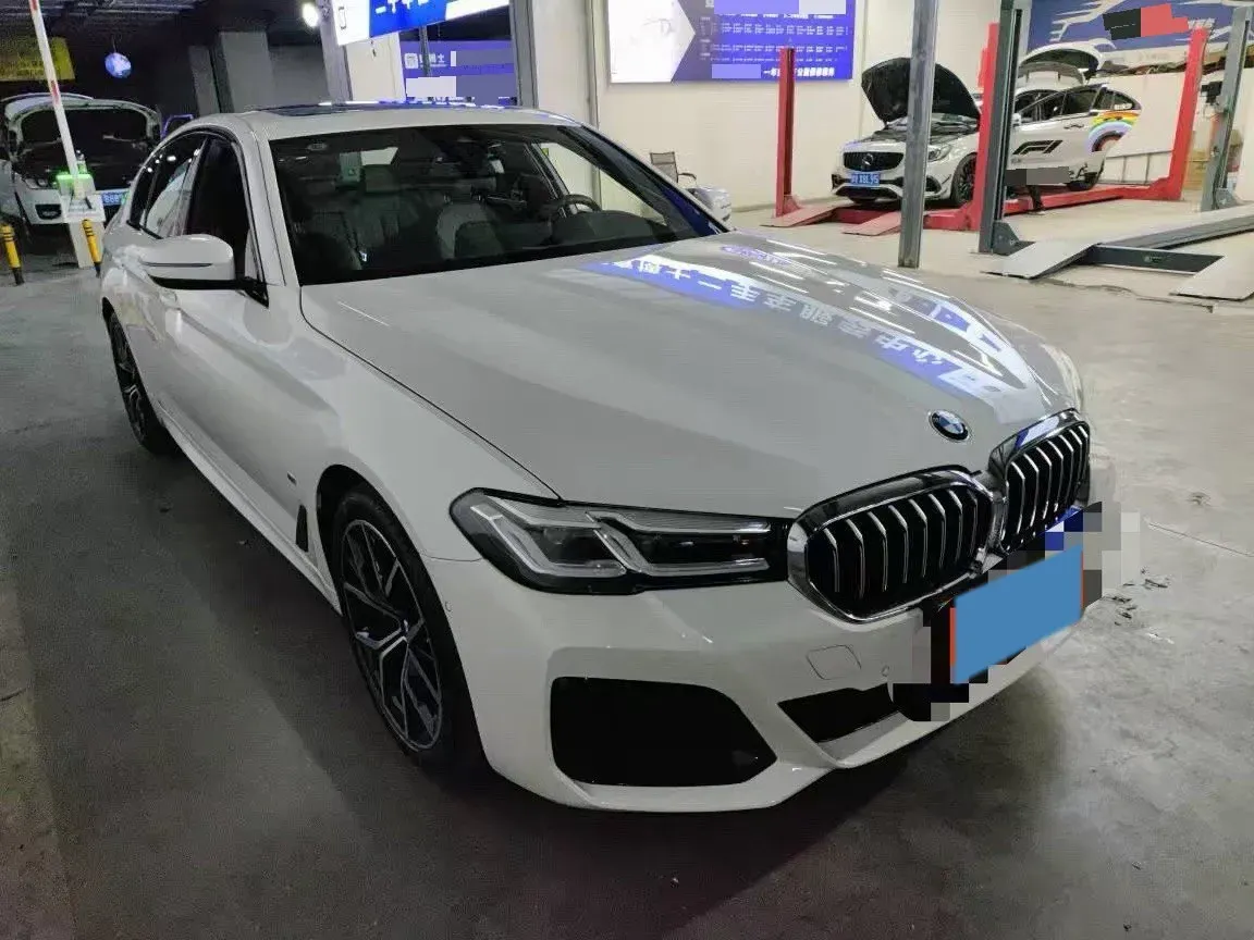 2022 BMW 5 Series 2.0T 252HP L4 8AT,autocango,china used car exporter,china ev exporter,chinese used car exporter,chinese used ev exporter