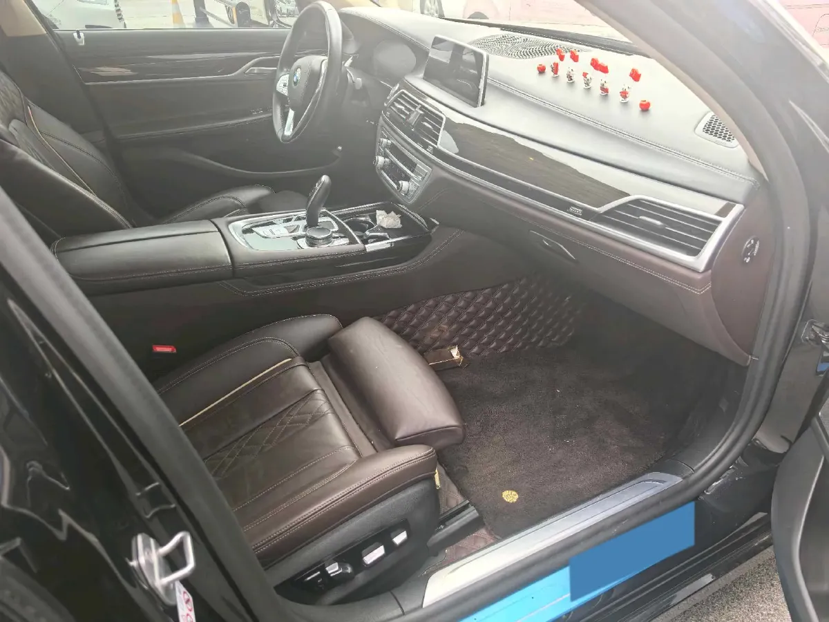 2021 BMW 7 Series 2.0T 265HP L4 8AT,autocango,china used car exporter,china ev exporter,chinese used car exporter,chinese used ev exporter