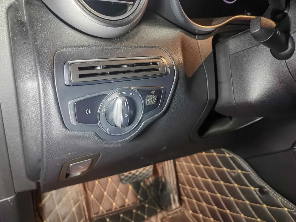 2021 Mercedes-Benz GLC Class 2.0T 258HP L4 9AT,autocango,china used car exporter,china ev exporter,chinese used car exporter,chinese used ev exporter