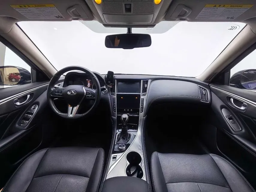 2018 Jeep Grand Commander 2.0T 265HP L4 9AT,autocango,china used car exporter,china ev exporter,chinese used car exporter,chinese used ev exporter