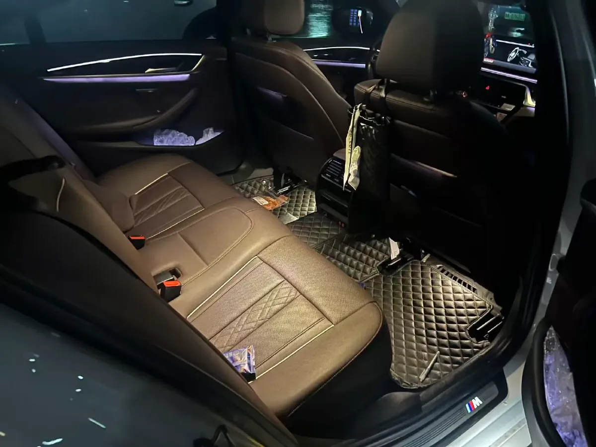 2022 BMW 5 Series 2.0T 184HP L4 8AT,autocango,china used car exporter,china ev exporter,chinese used car exporter,chinese used ev exporter
