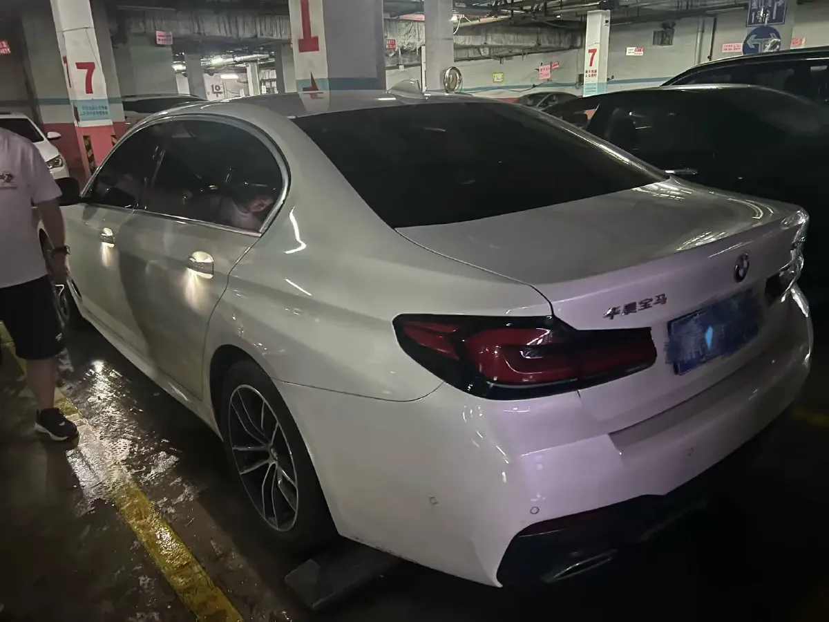 2022 BMW 5 Series 2.0T 184HP L4 8AT,autocango,china used car exporter,china ev exporter,chinese used car exporter,chinese used ev exporter
