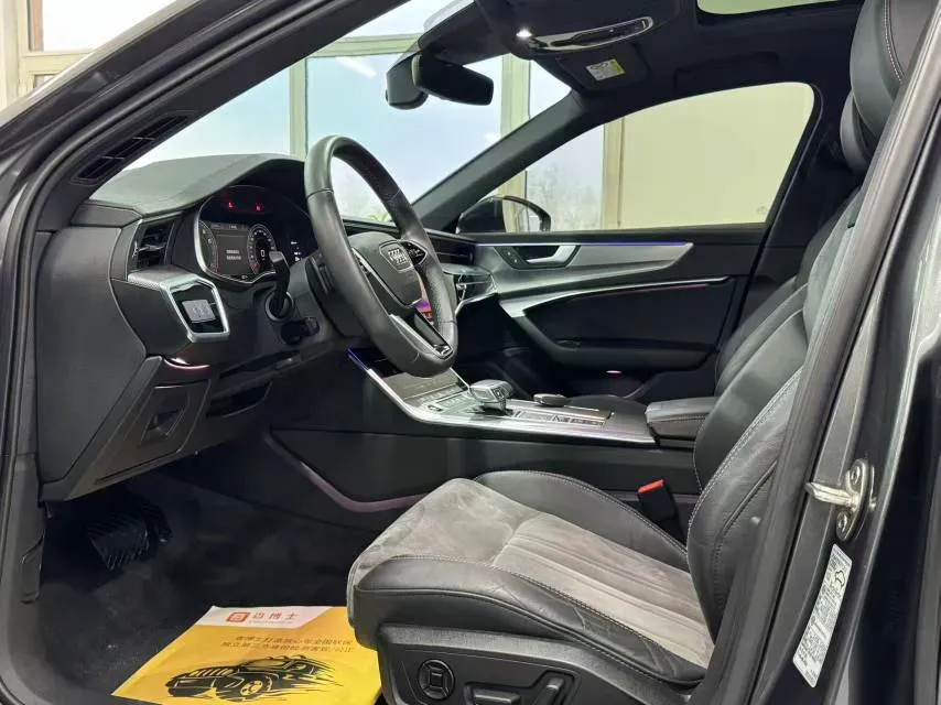 2021 Audi A6L 2.0T 224HP L4 7DCT,autocango,china used car exporter,china ev exporter,chinese used car exporter,chinese used ev exporter