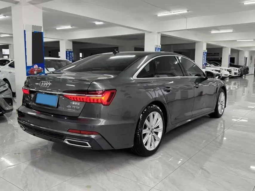 2021 Audi A6L 2.0T 224HP L4 7DCT,autocango,china used car exporter,china ev exporter,chinese used car exporter,chinese used ev exporter