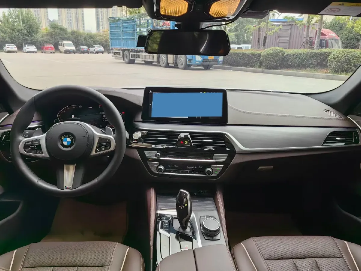 2021 BMW 5 Series 2.0T 252HP L4 8AT,autocango,china used car exporter,china ev exporter,chinese used car exporter,chinese used ev exporter
