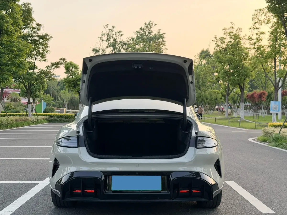 2024 MI SU7 BEV 94.3KWH,autocango,china used car exporter,china ev exporter,chinese used car exporter,chinese used ev exporter