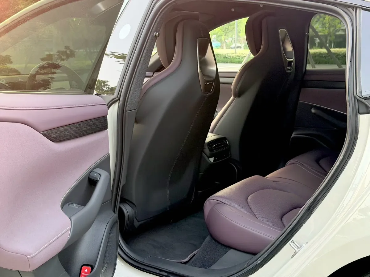 2024 MI SU7 BEV 94.3KWH,autocango,china used car exporter,china ev exporter,chinese used car exporter,chinese used ev exporter