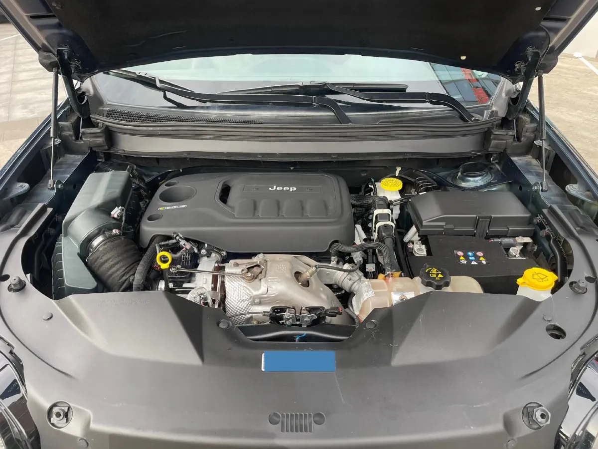 2020 Jeep Cherokee 2.0T 265HP L4 9AT,autocango,china used car exporter,china ev exporter,chinese used car exporter,chinese used ev exporter