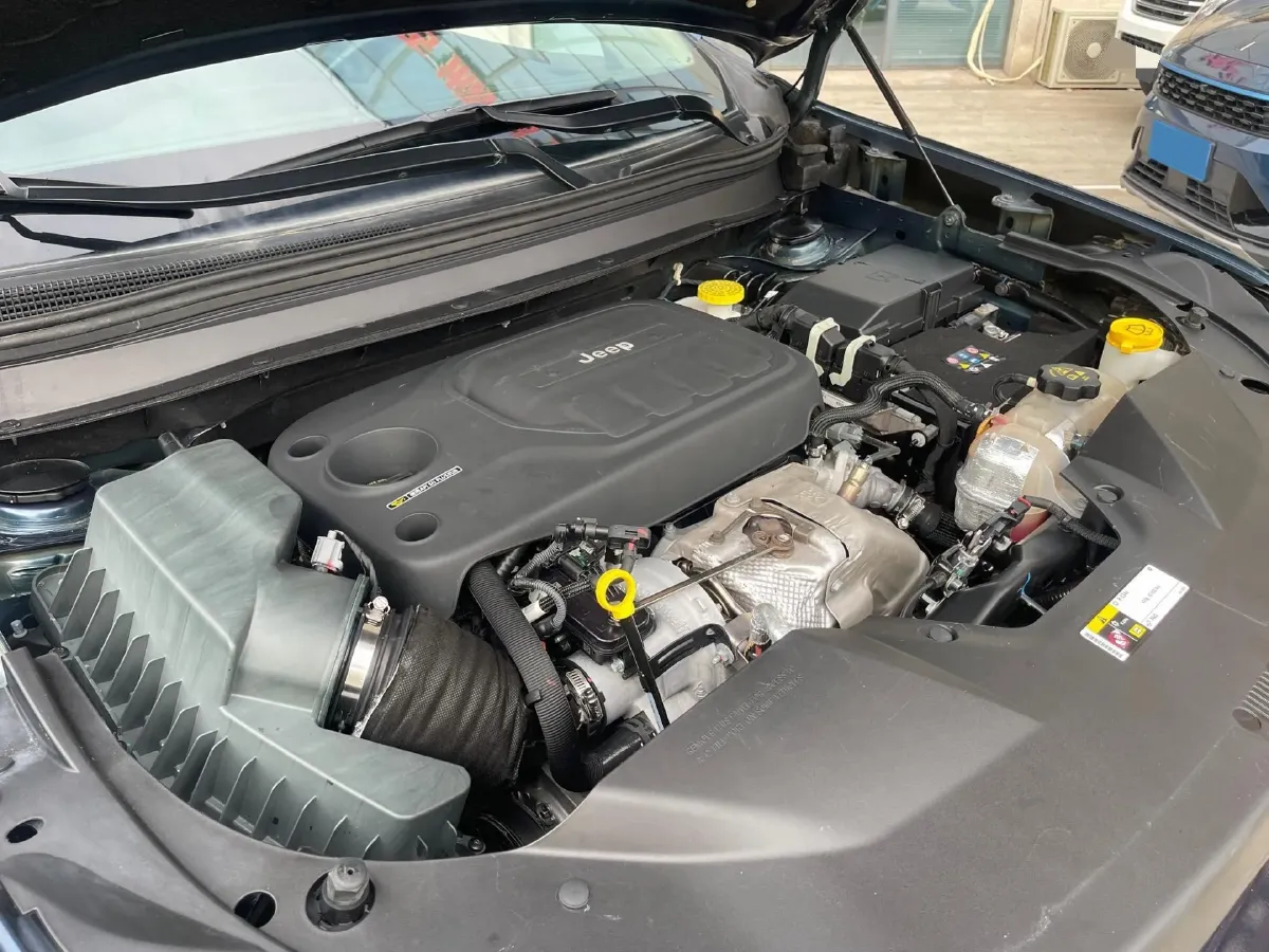 2020 Jeep Cherokee 2.0T 265HP L4 9AT,autocango,china used car exporter,china ev exporter,chinese used car exporter,chinese used ev exporter
