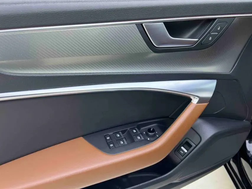 2021 Audi A6L 2.0T 224HP L4 7DCT,autocango,china used car exporter,china ev exporter,chinese used car exporter,chinese used ev exporter