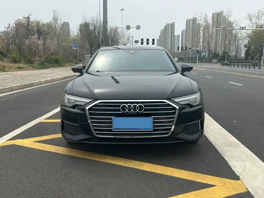 2021 Audi A6L 2.0T 224HP L4 7DCT,autocango,china used car exporter,china ev exporter,chinese used car exporter,chinese used ev exporter