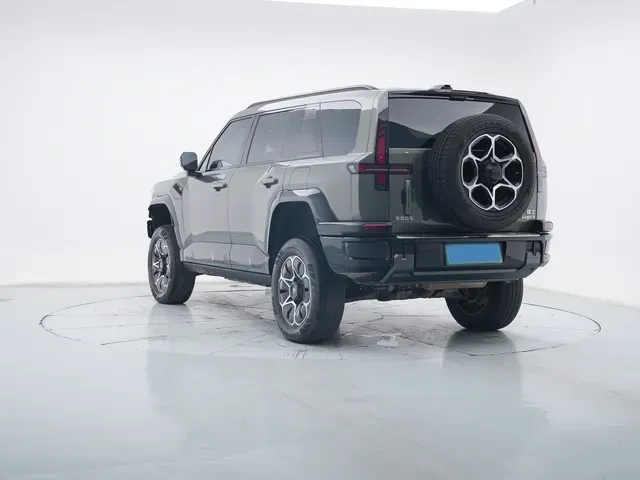 2025 M Hero WarriorM817 1.5T 197HP L4 PHEV,autocango,china used car exporter,china ev exporter,chinese used car exporter,chinese used ev exporter