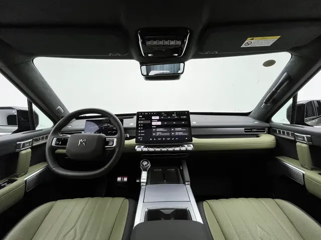 2025 M Hero WarriorM817 1.5T 197HP L4 PHEV,autocango,china used car exporter,china ev exporter,chinese used car exporter,chinese used ev exporter