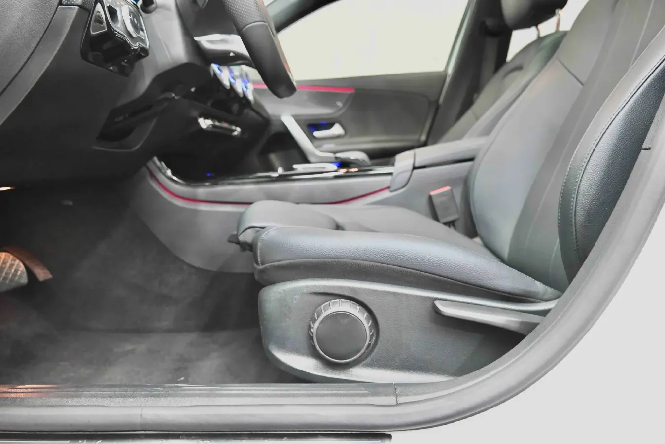 2022 Mercedes-Benz A Class 1.3T 163HP L4 7DCT,autocango,china used car exporter,china ev exporter,chinese used car exporter,chinese used ev exporter