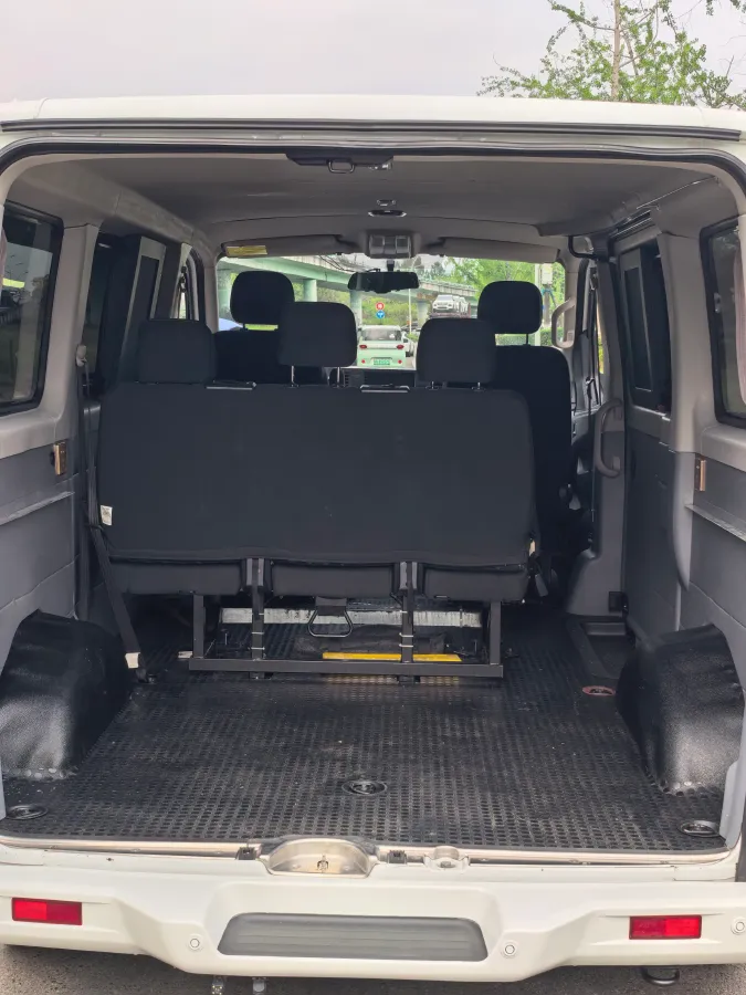 2021 MAXUS XinTu V80 2.0T 139HP L4 6MT,autocango,china used car exporter,china ev exporter,chinese used car exporter,chinese used ev exporter