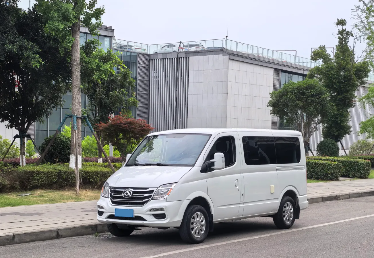 2021 MAXUS XinTu V80 2.0T 139HP L4 6MT,autocango,china used car exporter,china ev exporter,chinese used car exporter,chinese used ev exporter