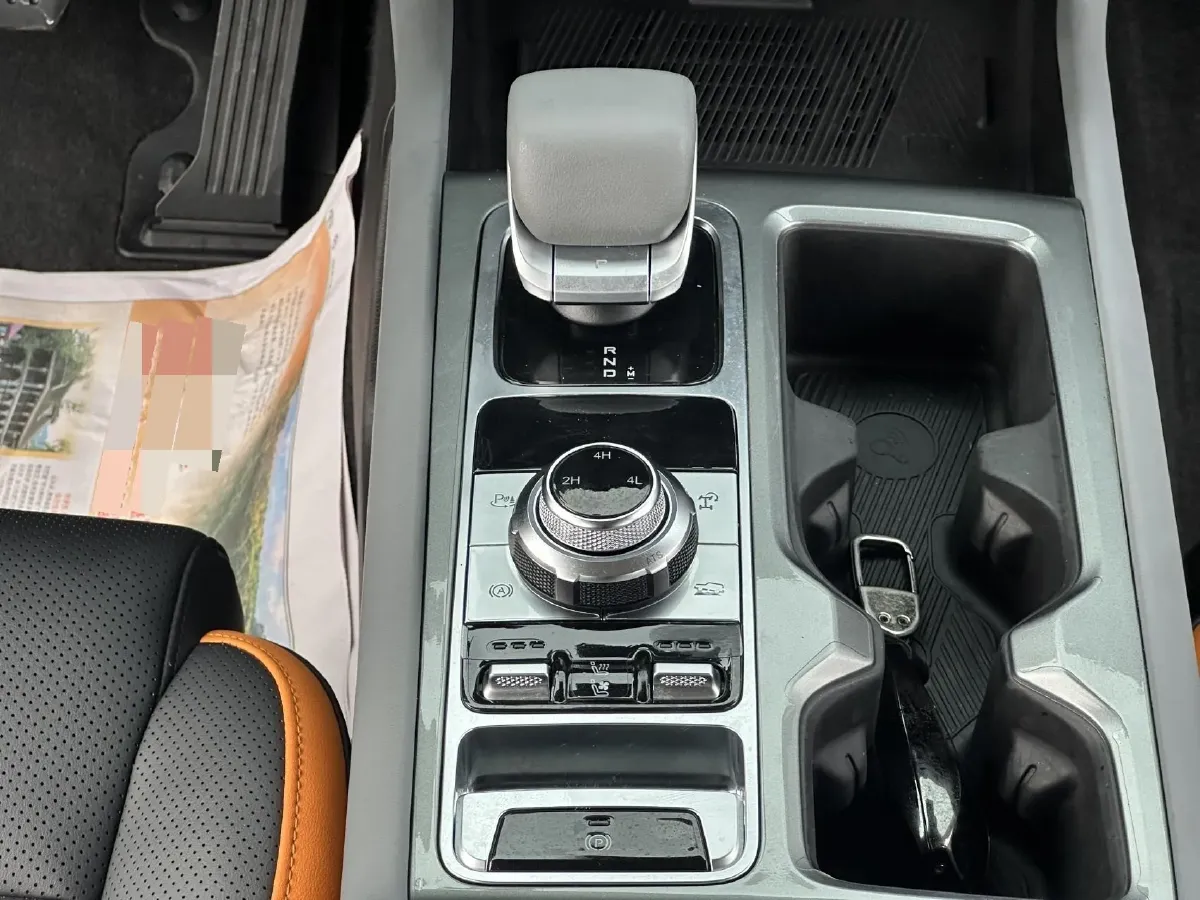2024 Beijing BJ40 2.0T 245HP L4 8AT,autocango,china used car exporter,china ev exporter,chinese used car exporter,chinese used ev exporter
