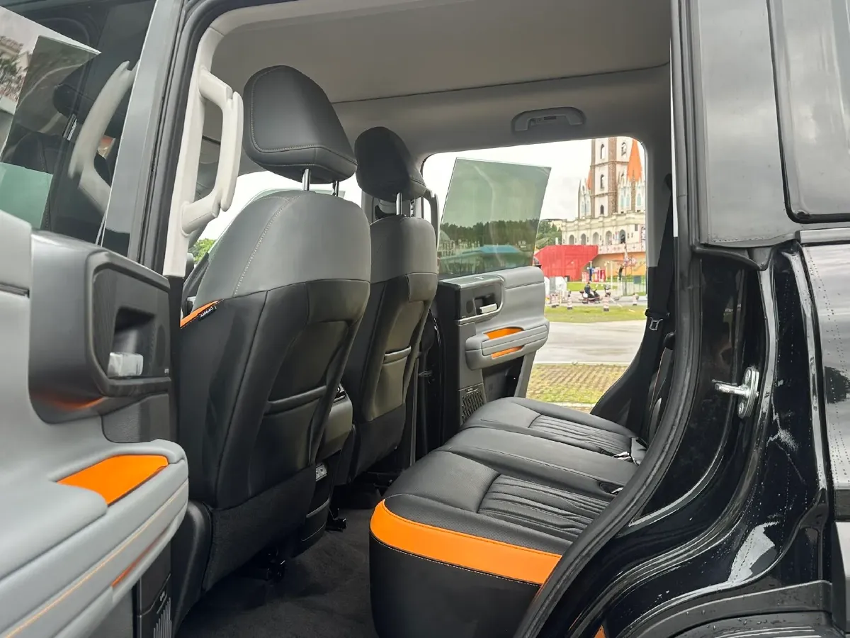 2024 Beijing BJ40 2.0T 245HP L4 8AT,autocango,china used car exporter,china ev exporter,chinese used car exporter,chinese used ev exporter