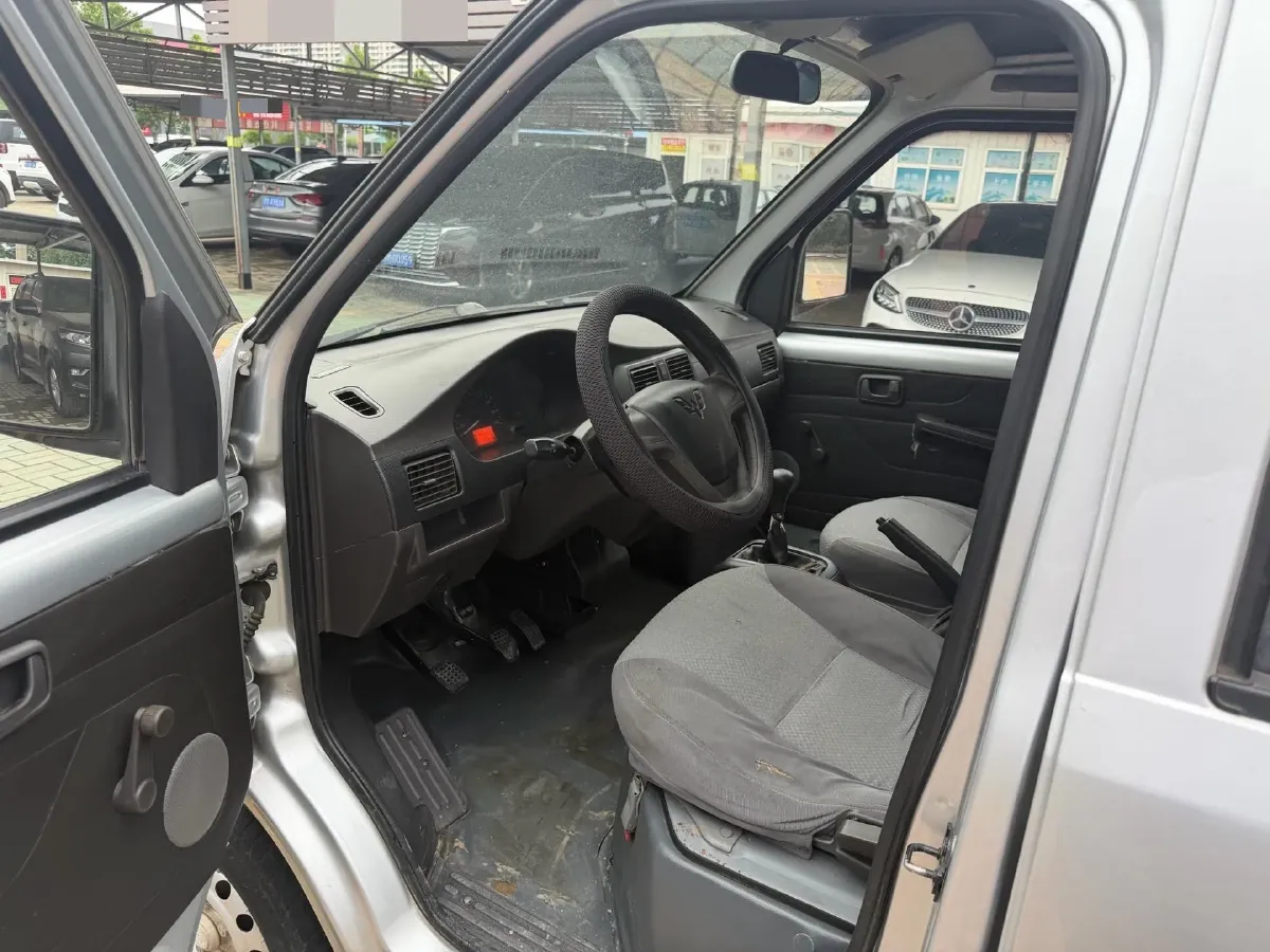 2019 WuLing RongGuang Mini Truck 1.5L 107HP L4 5MT,autocango,china used car exporter,china ev exporter,chinese used car exporter,chinese used ev exporter