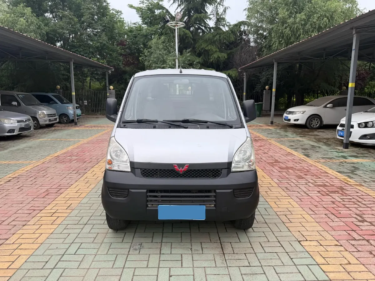2019 WuLing RongGuang Mini Truck 1.5L 107HP L4 5MT,autocango,china used car exporter,china ev exporter,chinese used car exporter,chinese used ev exporter