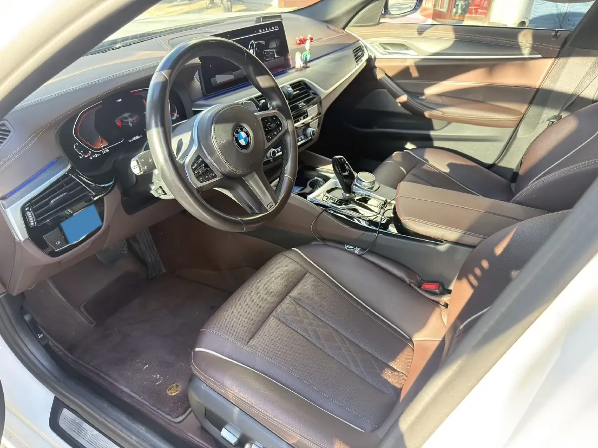 2022 BMW 5 Series 2.0T 245HP L4 8AT,autocango,china used car exporter,china ev exporter,chinese used car exporter,chinese used ev exporter