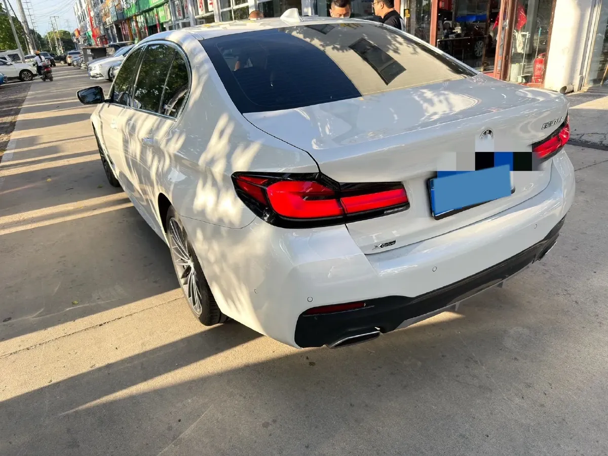 2022 BMW 5 Series 2.0T 245HP L4 8AT,autocango,china used car exporter,china ev exporter,chinese used car exporter,chinese used ev exporter