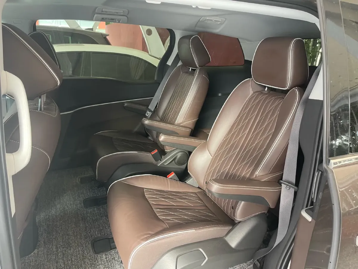 2022 Buick GL8 2.0T 237HP L4 9AT,autocango,china used car exporter,china ev exporter,chinese used car exporter,chinese used ev exporter